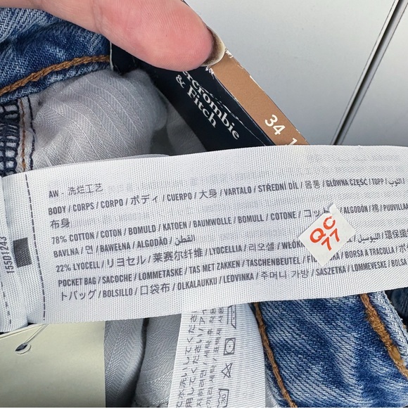 Abercrombie Loose High Rise Curve Love Jean Medium Blue NEW 24/18 Straight Leg - Picture 6 of 7